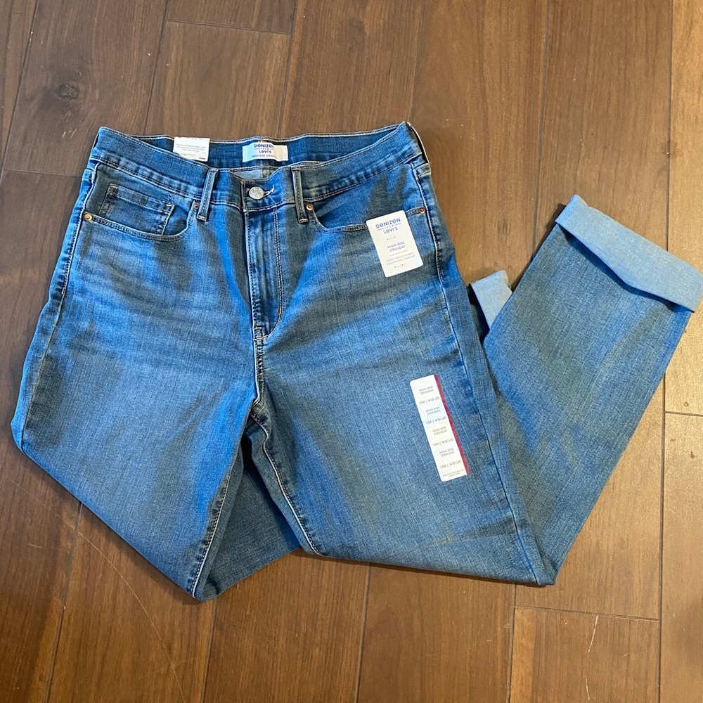New with tag, Women’s Levi’s Jeans